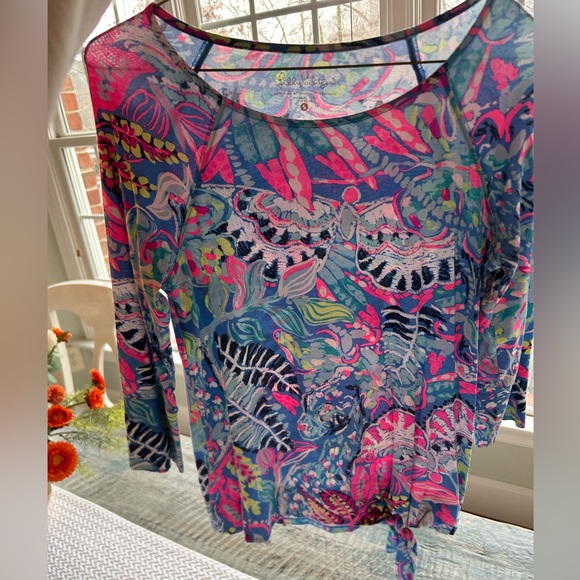 Lilly Pulitzer Women Small Blouse Tie at Bottom Pink Blue White 3/4” Sleeves - Picture 2 of 9